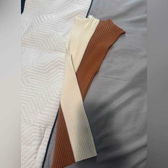 BKE Ribbed Tank Top in deep and Cream - size SMALL - Picture 8 of 8